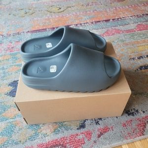 Yeezy Slide Slate Marine